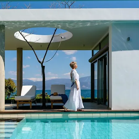 Villa Lefkon With Pool By The Sea - Npeloponnese