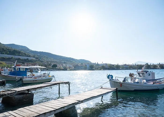 Lefkon With Pool By The Sea - Npeloponnese Вилла Kato Rodini