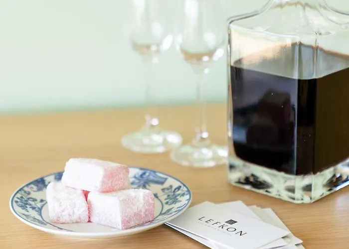 Lefkon With Pool By The Sea - Npeloponnese *