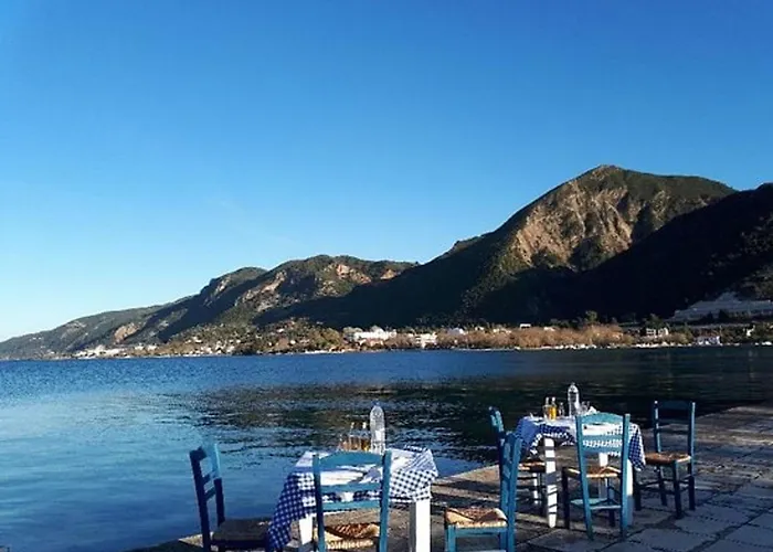 Lefkon With Pool By The Sea - Npeloponnese