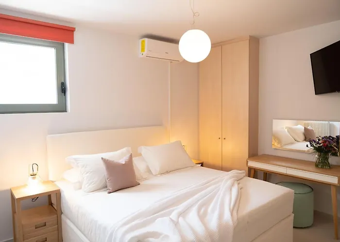 Villa Lefkon With Pool By The Sea - Npeloponnese *