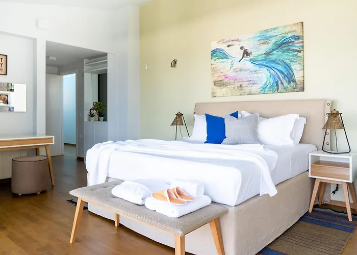 Вилла Lefkon With Pool By The Sea - Npeloponnese