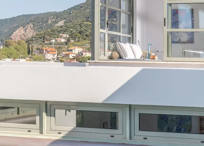 Lefkon With Pool By The Sea - Npeloponnese Villa