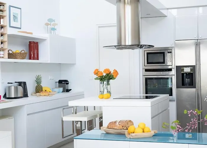 Lefkon With Pool By The Sea - Npeloponnese Вилла *