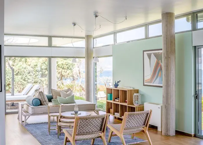 Lefkon With Pool By The Sea - Npeloponnese Villa Kato Rodini