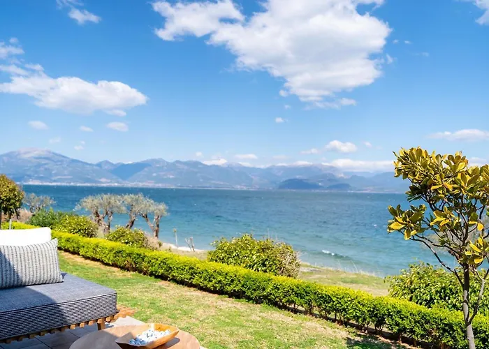 Lefkon With Pool By The Sea - Npeloponnese Villa